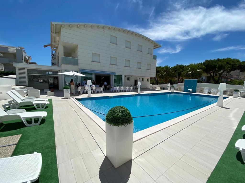 Elite Boutique Hotel Roseto Degli Abruzzi Esterno foto